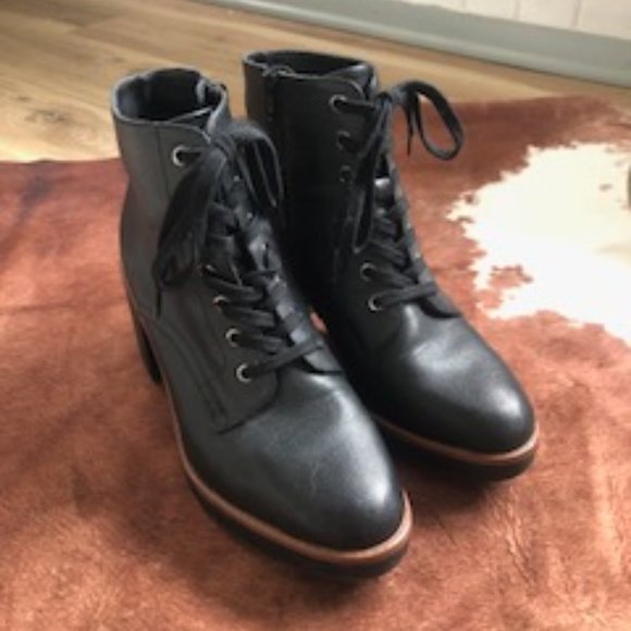 Naturalizer Black, size 10 Bootie - Picture 4 of 4